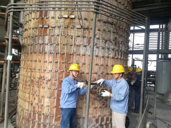 檢修、搶修雙管齊下  裝置隱患無(wú)處遁形.jpg