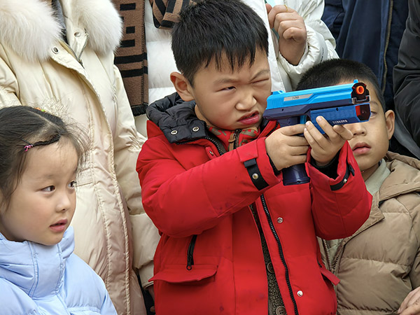 瞄準(zhǔn)射擊  600.jpg